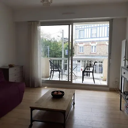 Appartement Studio Avec Terrasse Proche De *